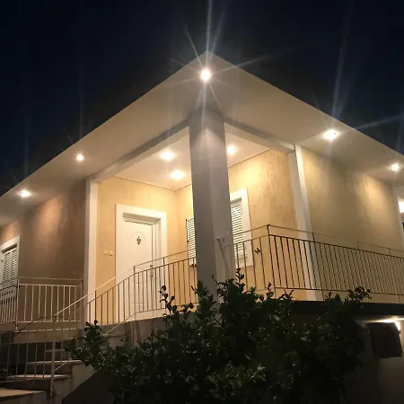 Holiday home Emerald House